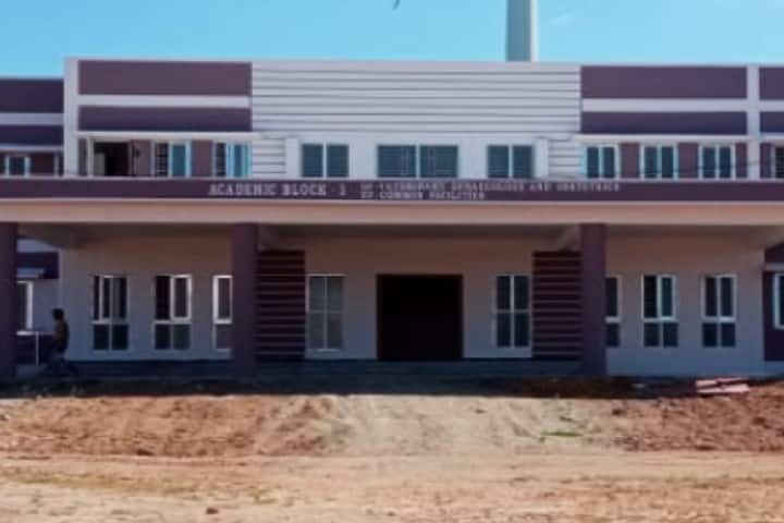 Veterinary College and Research Institute campus in Udumalpet, Tamil Nadu, India — photo 1