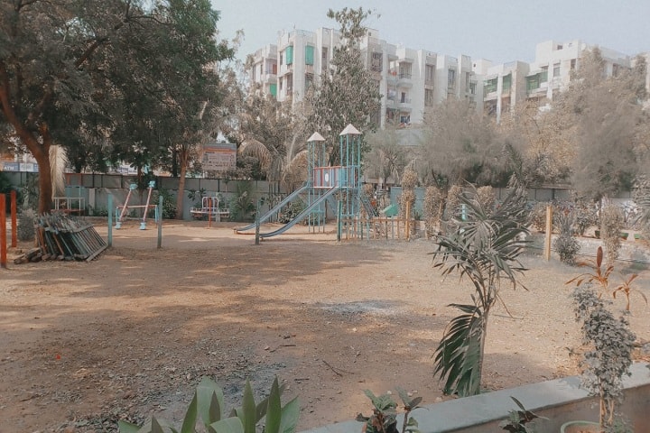 Shri Vitthalbhai I Patel College of Education campus in Ahmedabad, Gujarat, India — photo 6