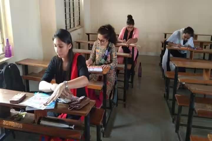 Smt VD Thacker College of Education campus in Kachchh, Gujarat, India — photo 4