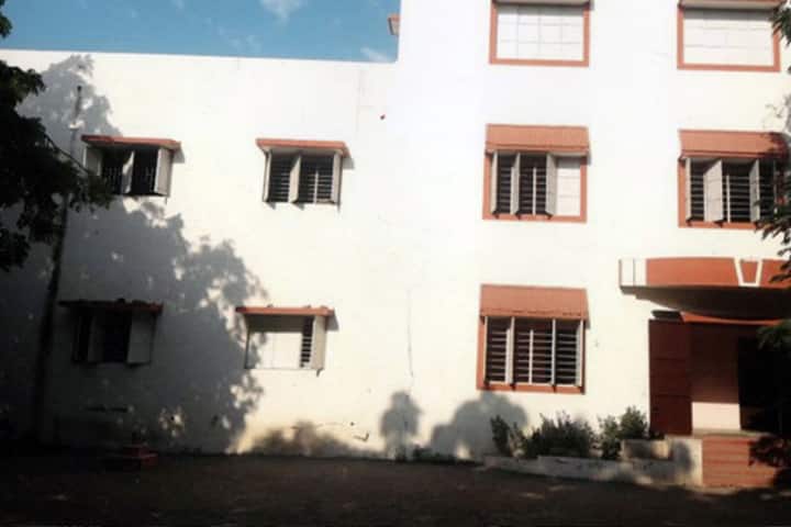 Shri Sanskardham B Ed College campus in Rajkot, Gujarat, India — photo 1