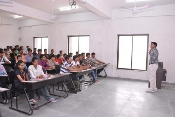 Surendranagar University campus in Wadhwan, Gujarat, India — photo 2
