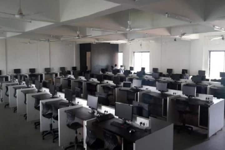Surendranagar University campus in Wadhwan, Gujarat, India — photo 5