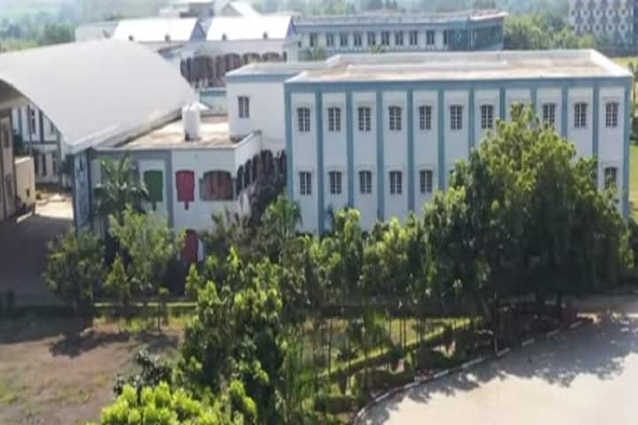 Drs Kiran and Pallavi Patel Global University campus in Vadodara, Gujarat, India — photo 2