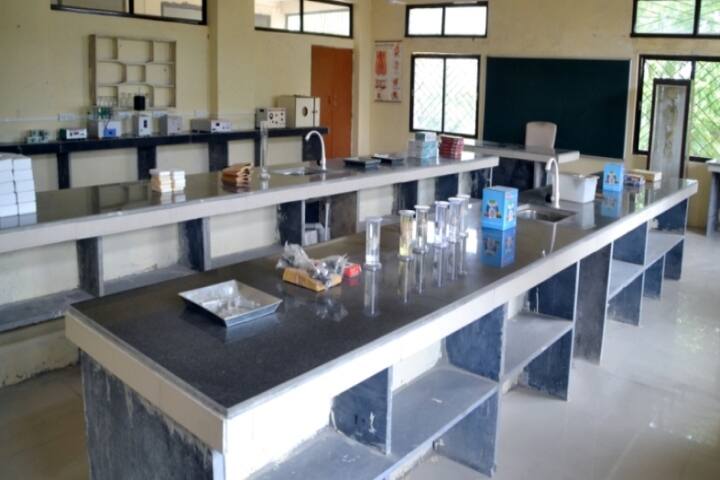 Pratibhatai Pawar College of Pharmacy campus in Wadala Mahadeo, Maharashtra, India — photo 3
