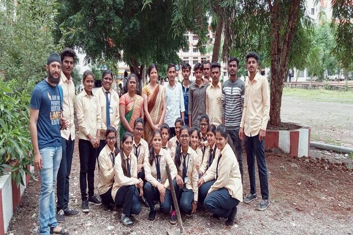 Pratibhatai Pawar College of Pharmacy campus in Wadala Mahadeo, Maharashtra, India — photo 6