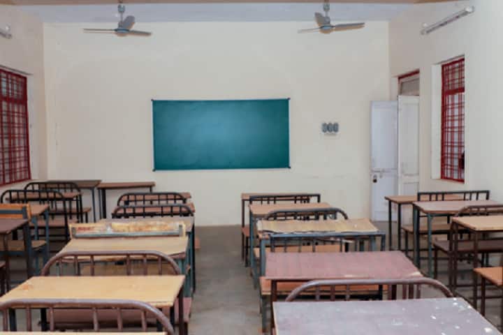 Shriyut Mahavidyalay campus in Rewa, Madhya Pradesh, India — photo 2