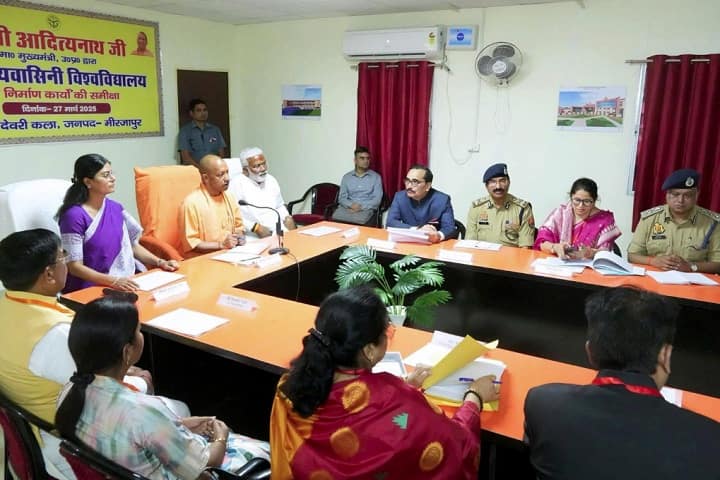 Maa Vindhyavasini University campus in Mirzapur, Uttar Pradesh, India — photo 4
