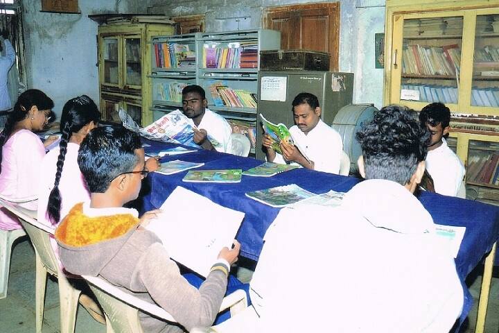 Shri Shivaji Jr College of Education campus in Pusad, Maharashtra, India — photo 4