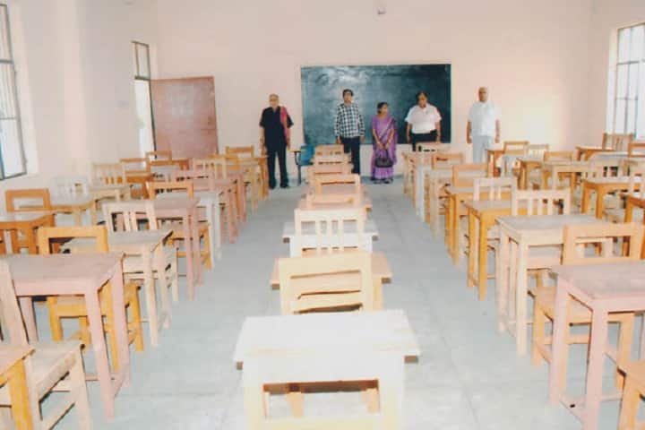 KM College of Education campus in Kanpur, Uttar Pradesh, India — photo 4
