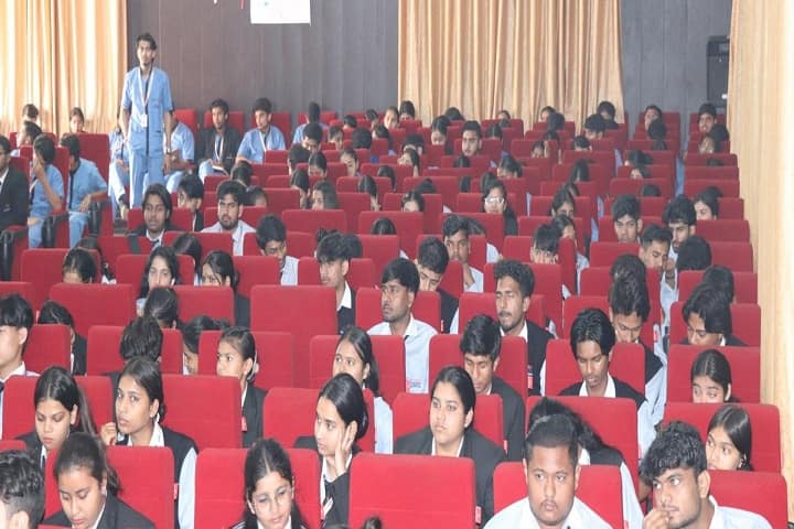 Guru Nanak College campus in Dehradun, Uttarakhand, India — photo 4
