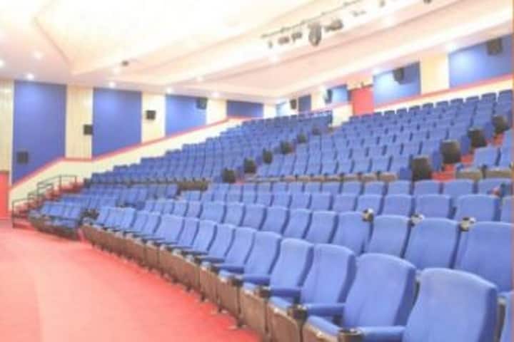 Teerthanker Mahaveer College of Law and Legal Studies campus in Moradabad, Uttar Pradesh, India — photo 2