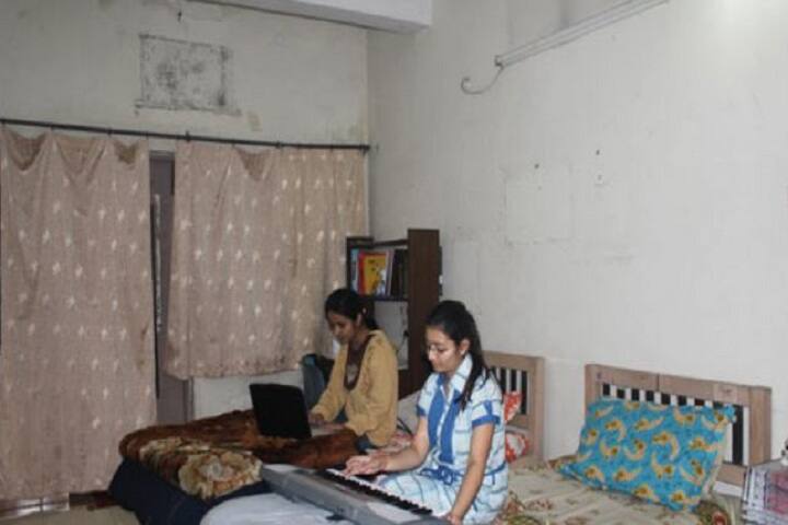 Teerthanker Mahaveer College of Law and Legal Studies campus in Moradabad, Uttar Pradesh, India — photo 6