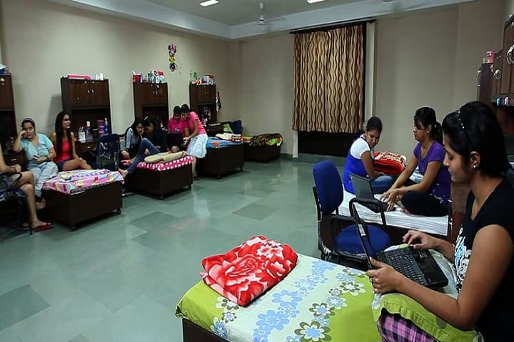 Satyam Fashion Institute campus in Noida, Uttar Pradesh, India — photo 3