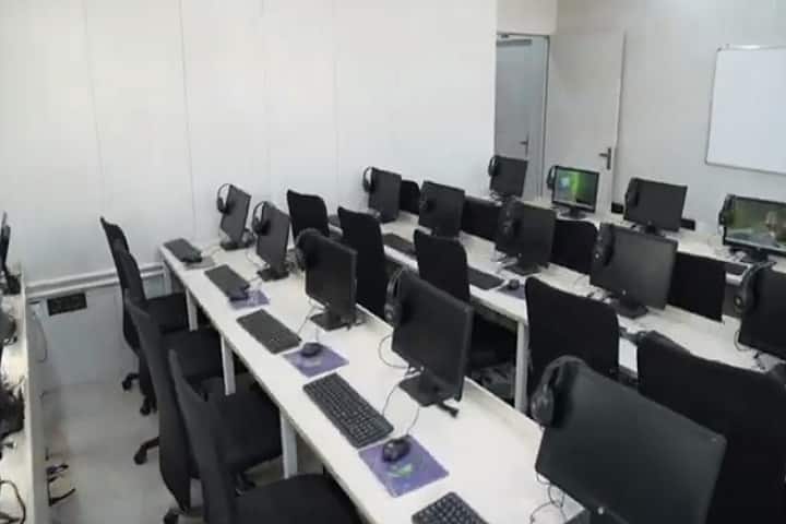 Divine Institute of Management and Technology campus in Greater Noida, Uttar Pradesh, India — photo 3