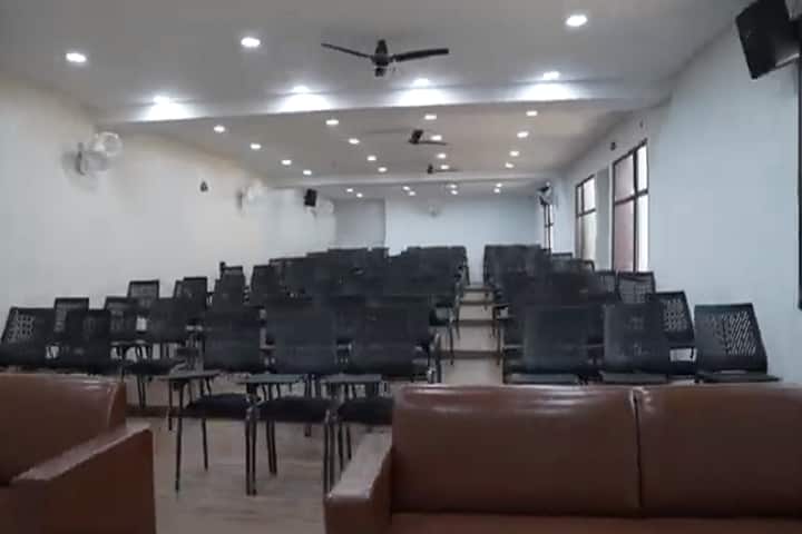 Divine Institute of Management and Technology campus in Greater Noida, Uttar Pradesh, India — photo 4