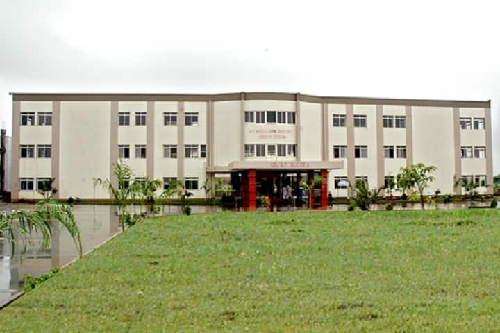 Pioneer Pharmacy Degree College campus in Vadodara, Gujarat, India — photo 1