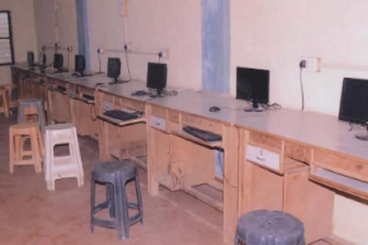 Shri Radhe PG College campus in Bharatpur, Rajasthan, India — photo 6