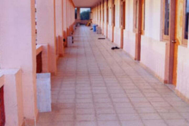 Pharmacy College campus in Panchmahal (Godhra), Gujarat, India — photo 3