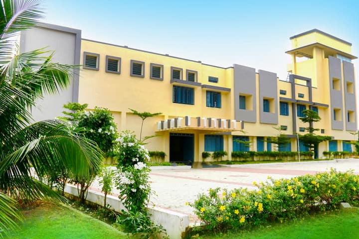 Kaamadhenu College of Education campus in Sathyamangalam, Tamil Nadu, India — photo 1