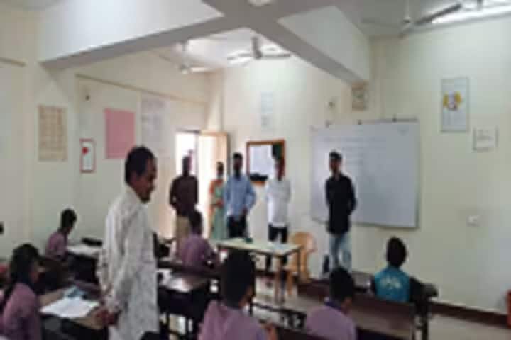 Maharani Shree Gangaba Saheb District Institute of Education and Training campus in Kutch, Gujarat, India — photo 2