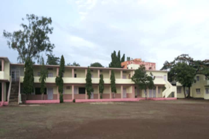 Tuljabhavani Mahavidyalaya campus in Osmanabad, Maharashtra, India — photo 2