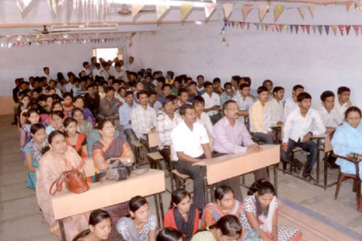 Tuljabhavani Mahavidyalaya campus in Osmanabad, Maharashtra, India — photo 4