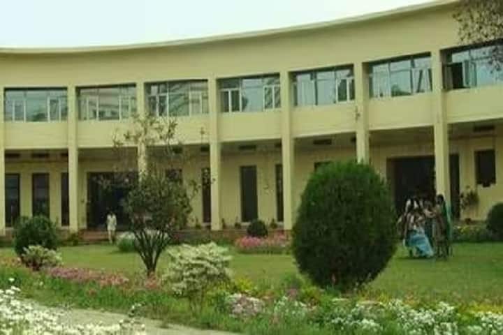 Central Women's College of Education campus in Lucknow, Uttar Pradesh, India — photo 1