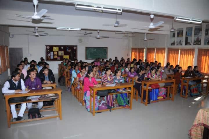 Smt Lilavati Nandlal Kilachand College of Education campus in Patan, Gujarat, India — photo 3