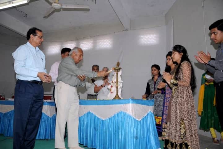 Smt Lilavati Nandlal Kilachand College of Education campus in Patan, Gujarat, India — photo 4