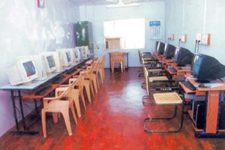 Thavathiru Kundrakudi Adigalar College of Education for Women campus in Sivagangai, Tamil Nadu, India — photo 2