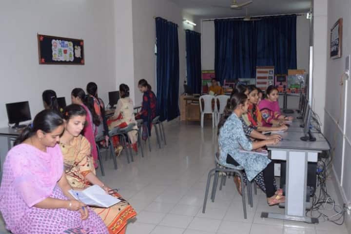 Guru Nanak College of Education for Women campus in Kapurthala, Punjab, India — photo 3