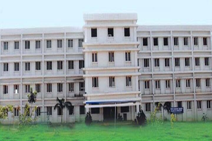 Theni Kammavar Sangam College of Education campus in Theni, Tamil Nadu, India — photo 1