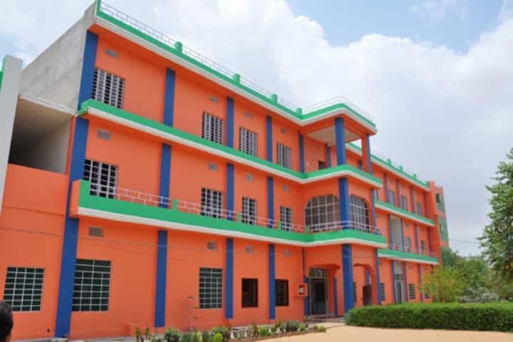 Subhash Chandra Bose Teacher Training College campus in Churu, Rajasthan, India — photo 1