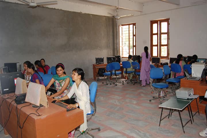 KL Institute of Education campus in Hathras, Uttar Pradesh, India — photo 3