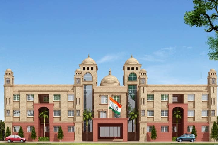 Raigarh College of Pharmacy campus in Raigarh, Chhattisgarh, India — photo 1
