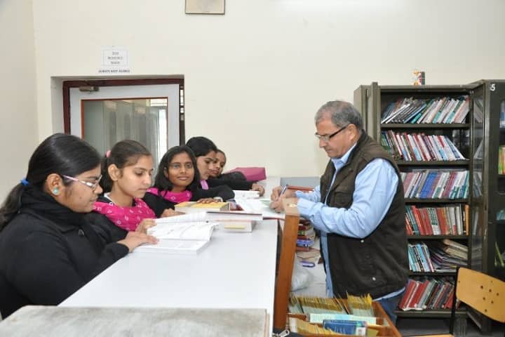 Rao Lal Singh College of Education campus in Gurugram, Haryana, India — photo 4