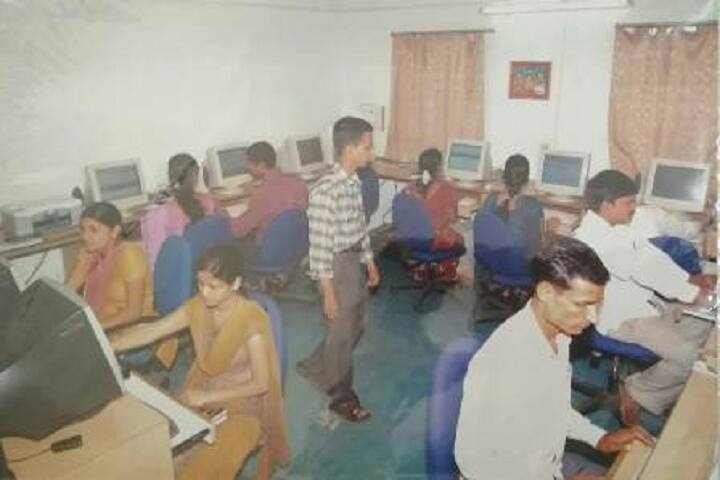 DBHPS Rajiv Gandhi B Ed College campus in Dharwad, Karnataka, India — photo 5