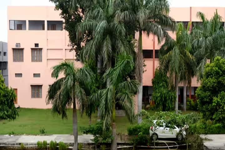 Hindu College of Education campus in Sonipat, Haryana, India — photo 1