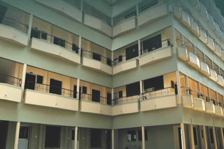 Sri Aurobindo Mira College of Education campus in Madurai, Tamil Nadu, India — photo 1