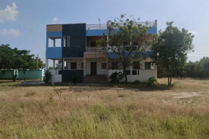 Sivagamiammal College of Education campus in Krishnagiri, Tamil Nadu, India — photo 5