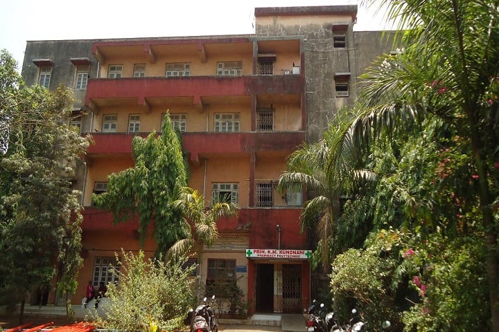Principal KM Kundnani Pharmacy Polytechnic campus in Ulhasnagar, Maharashtra, India — photo 1