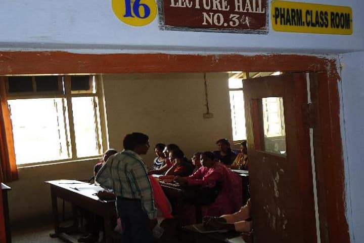 Principal KM Kundnani Pharmacy Polytechnic campus in Ulhasnagar, Maharashtra, India — photo 2