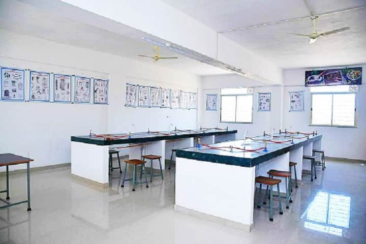 Shri Swami Samarth Institute of Pharmacy campus in Ahmednagar, Maharashtra, India — photo 3