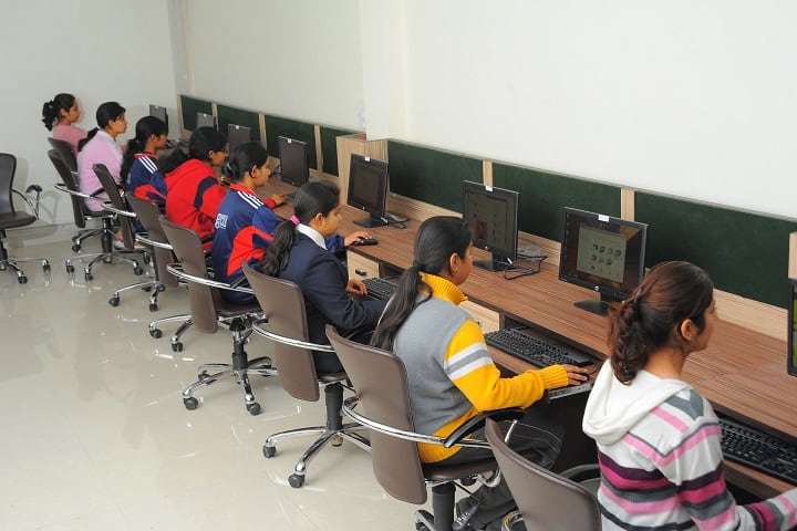 Shri Onkar Singh Memorial Women Teacher's Training College campus in Ajmer, Rajasthan, India — photo 2