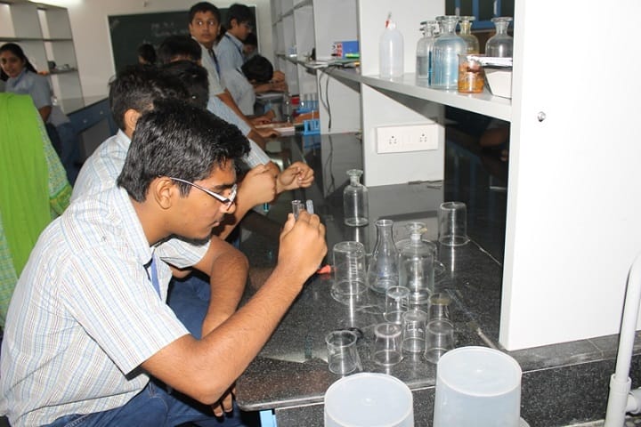 Shri Onkar Singh Memorial Women Teacher's Training College campus in Ajmer, Rajasthan, India — photo 3