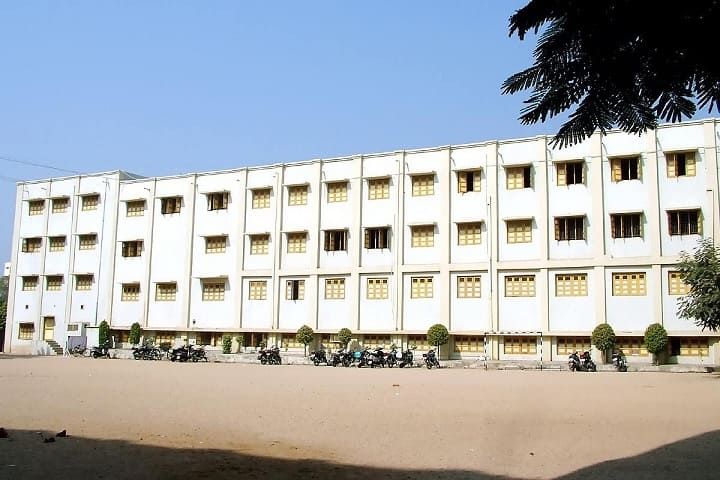 Shri Sarvajanik Pharmacy College campus in Mehsana, Gujarat, India — photo 1
