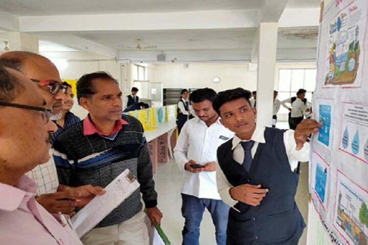Shri Sant Gajanan Maharaj College of Pharmacy campus in Buldana, Maharashtra, India — photo 6