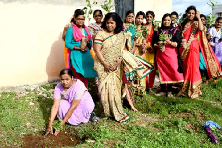 Shri Swami Vivekanand Shikshan Sanstha Mahila Shikshanshastra Mahavidyalaya campus in Tasgaon, Maharashtra, India — photo 6