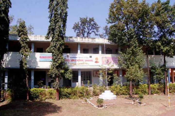 Shri Swami Vivekanand Shikshan Sanstha College of Education campus in Osmanabad, Maharashtra, India — photo 1