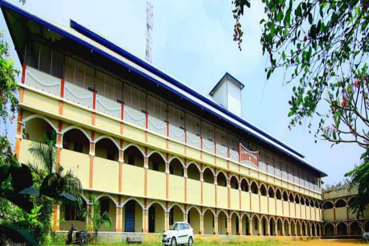 St Cyril's College campus in Adoor, Kerala, India — photo 1